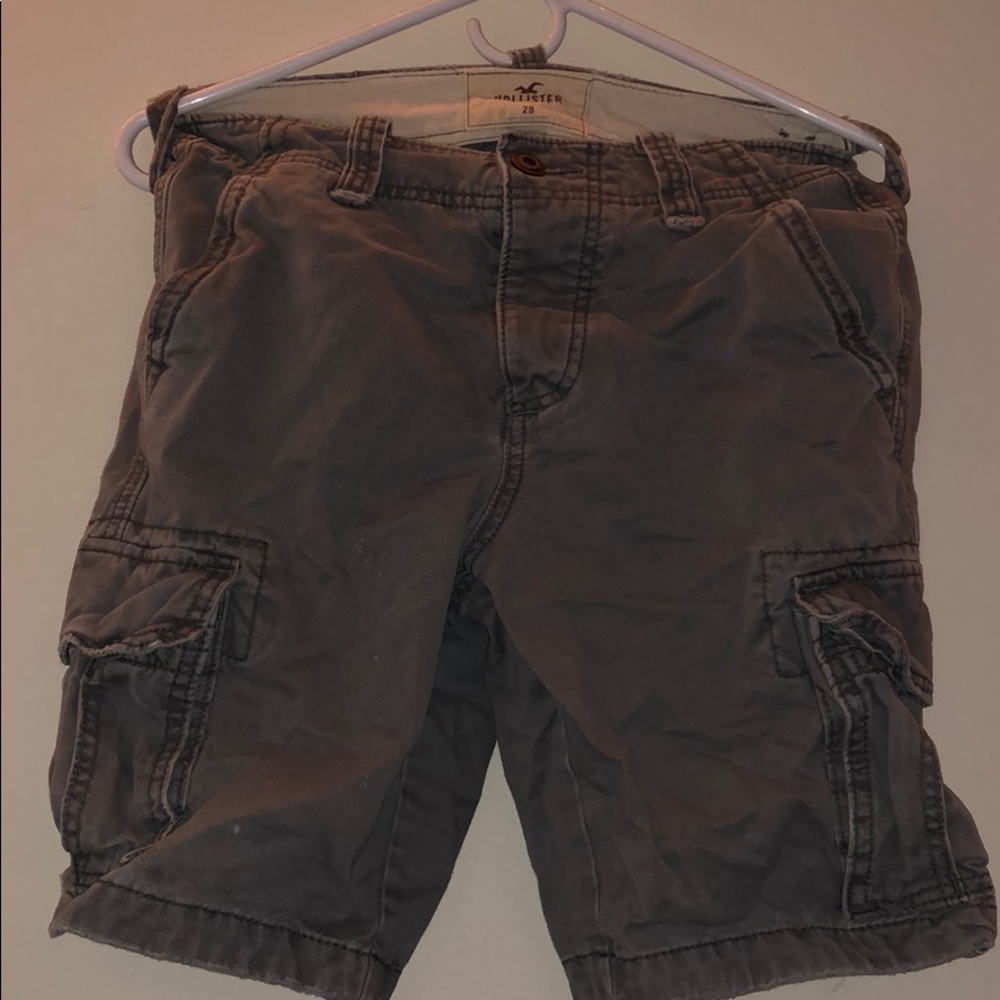 Hollister cargo shorts size 28
